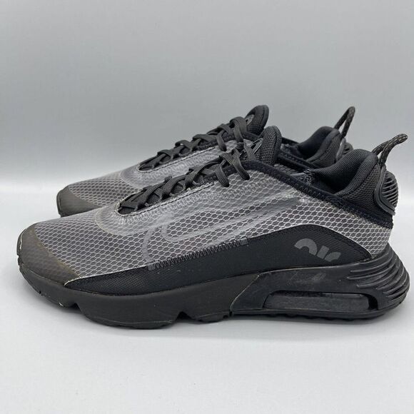 Nike Air Max 2090 Size Youth 7 Women's 8.5 Black Grey Shoes Sneakers CJ4066-001 - Picture 2 of 10